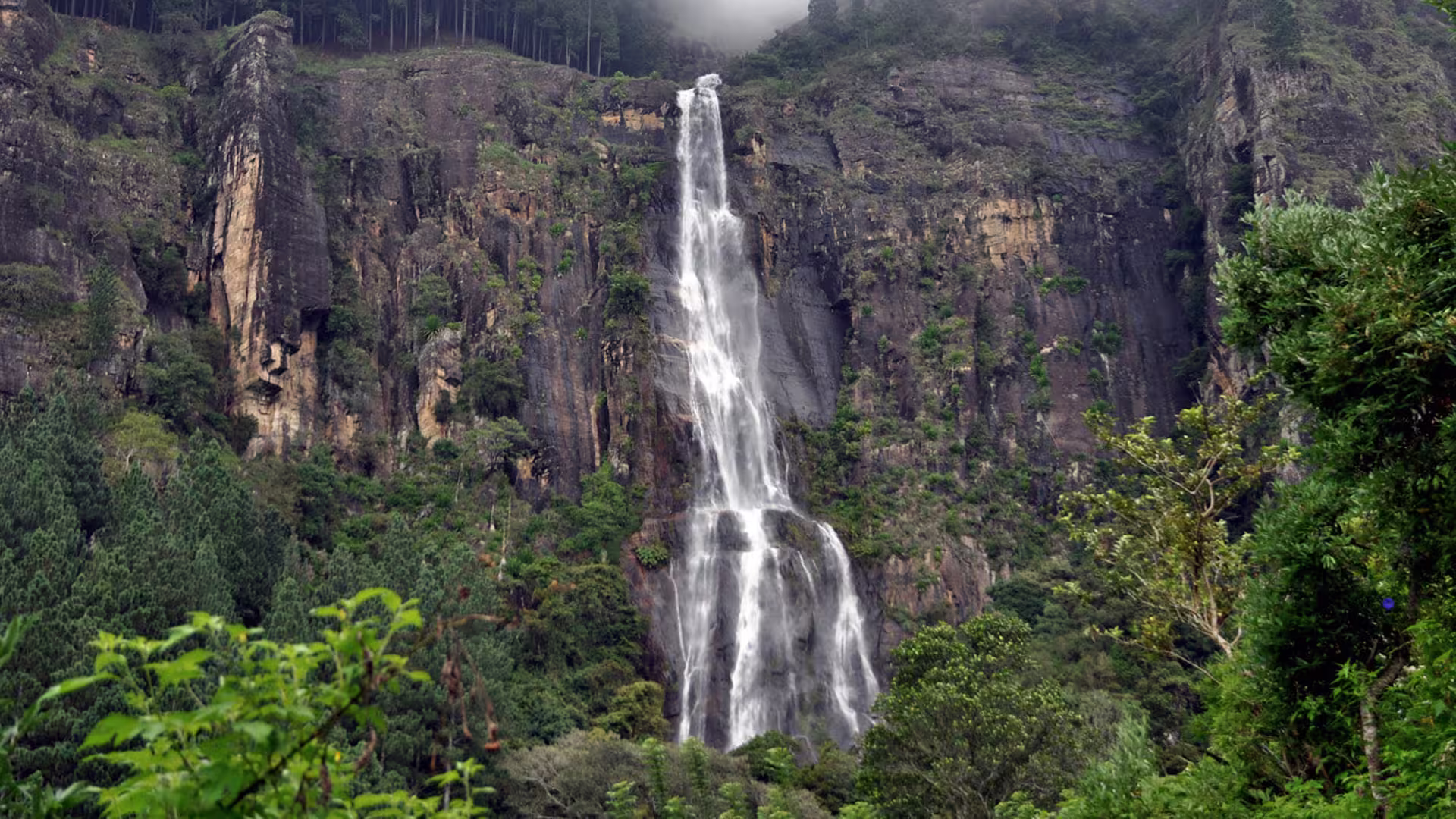 Bambarakanda Falls